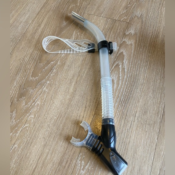 Aqua Lung & ScubaPro Dive Set- Fins Set, Dive Sock Boots, Goggles, & Snorkel - Picture 7 of 16